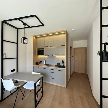 Royal Bay Alex Apartment